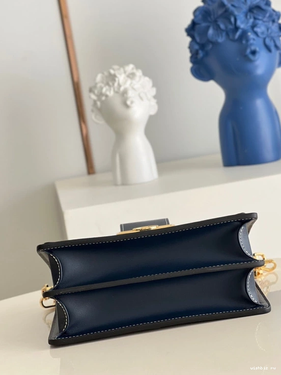WIS DAUPHINE MM VUITTON LOUIS 1001
